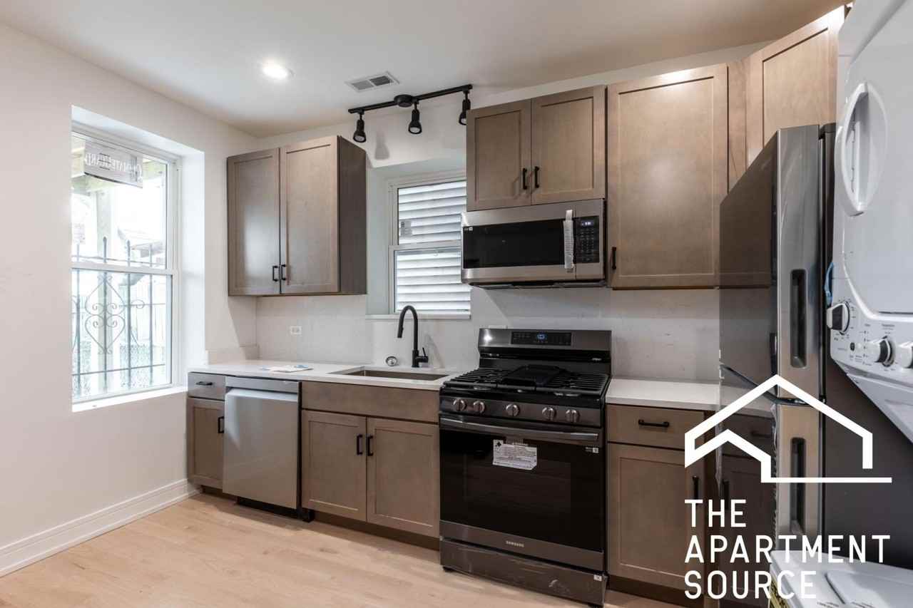 2943 N Gresham Ave #1 - Photo 2 of 15