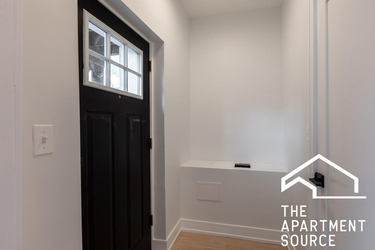 2943 N Gresham Ave #1 - Photo 7 of 15