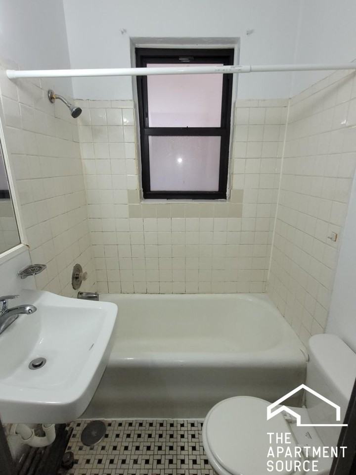 948 W Cuyler Ave #302 - Photo 5 of 13