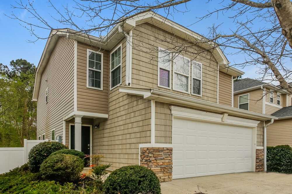 203 Silver Spring St - Photo 2 of 16