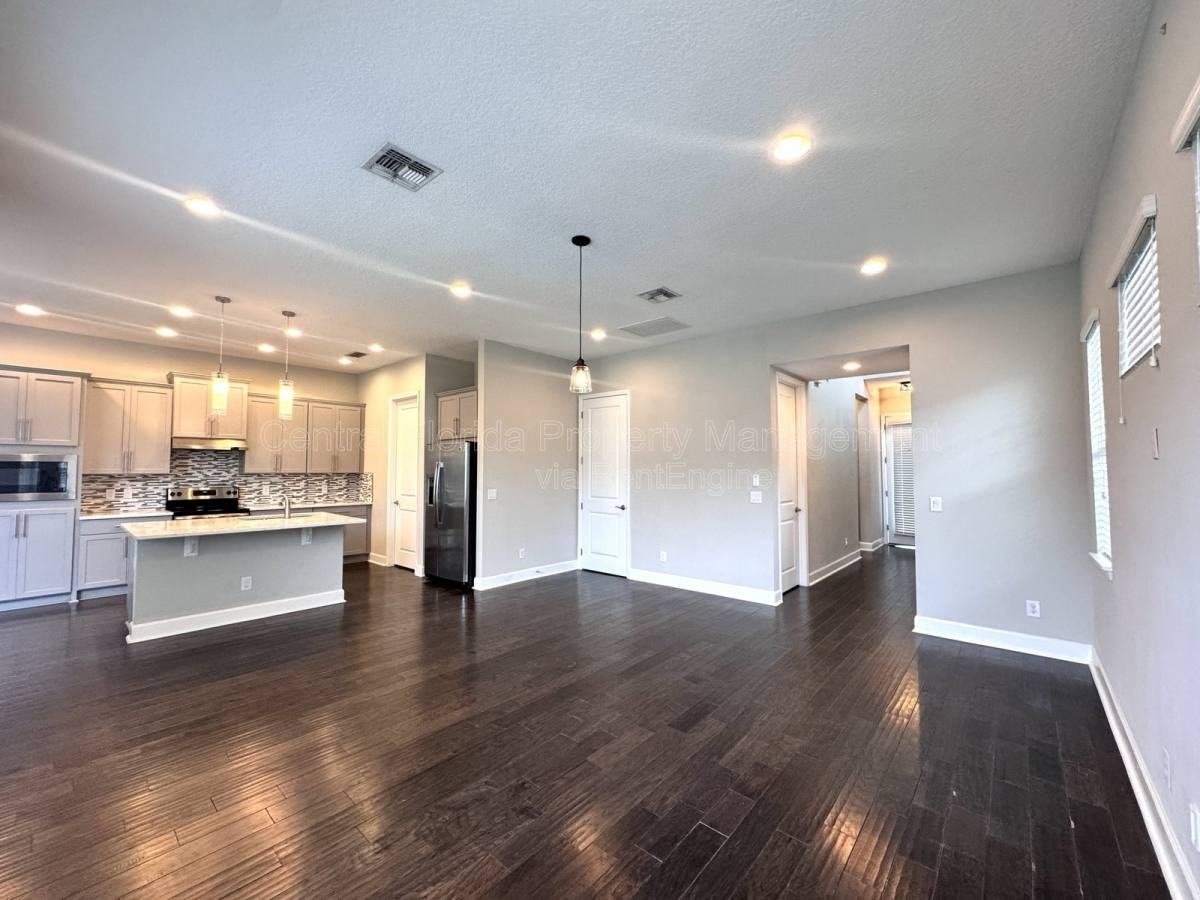 13808 Chauvin Ave - Photo 3 of 10