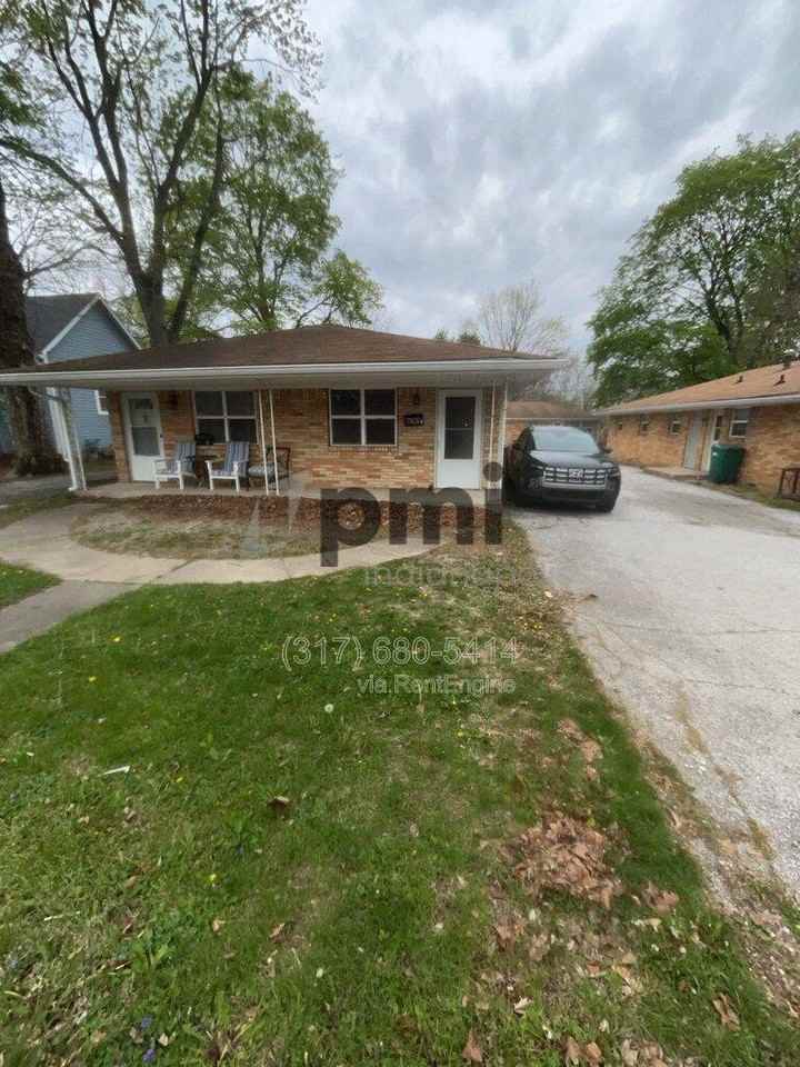 232 S Green St #A - Photo 3 of 10
