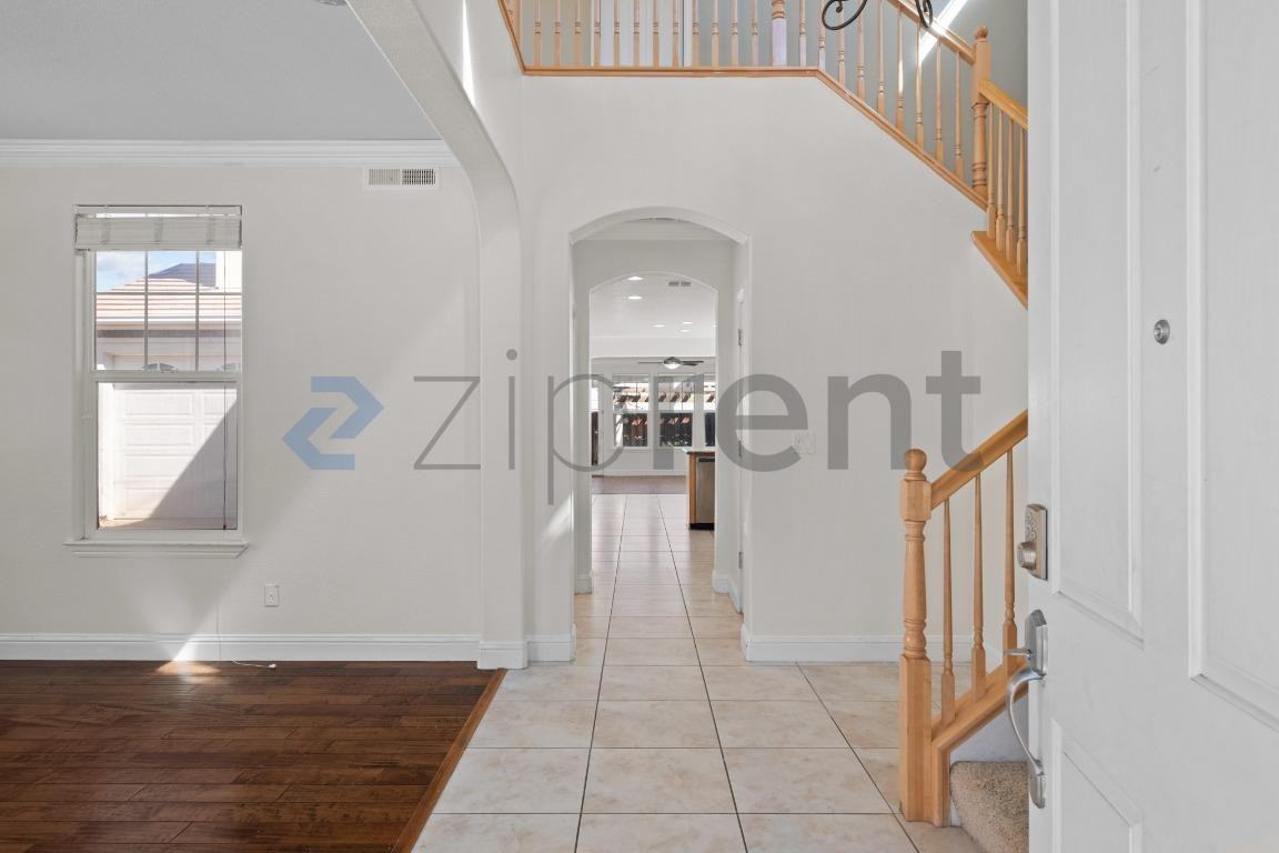 139 N Lafayette St - Photo 5 of 26