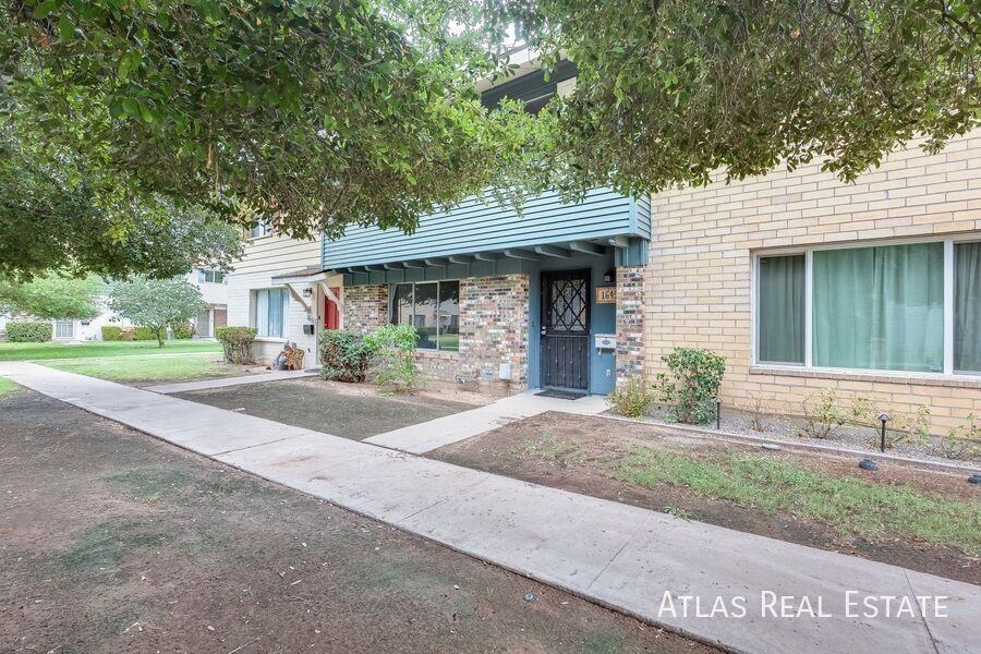 1649 W Hazelwood St - Photo 2 of 43