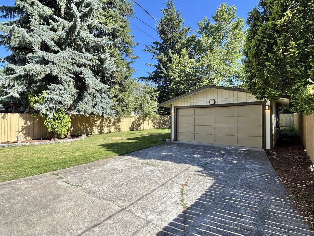 3820 E 21st Ave - Photo 4 of 24