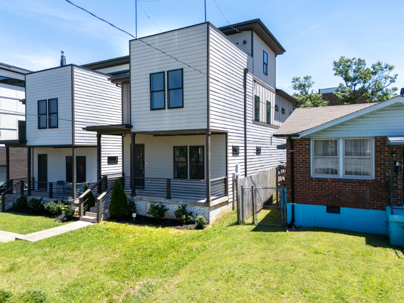 1016 13th Ave S #B - Photo 3 of 50