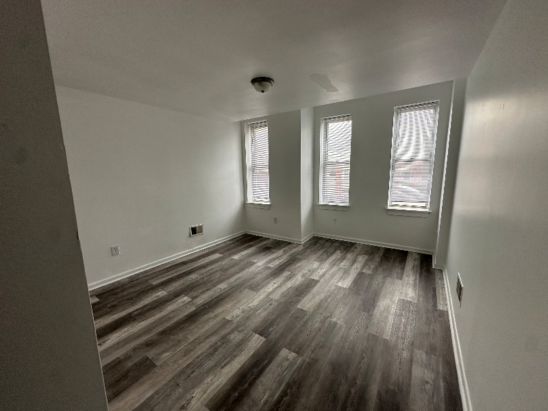 1816 W Lanvale St - Photo 5 of 17
