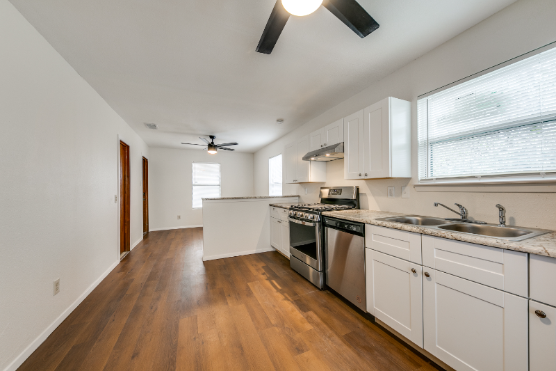 2509 Valwood Pkwy #2 - Photo 2 of 8