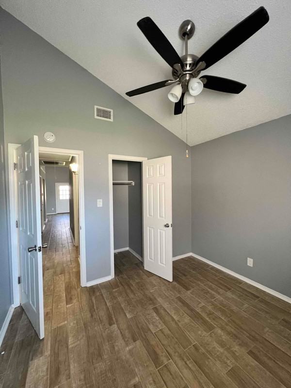 2504 Liberty Ln - Photo 5 of 15