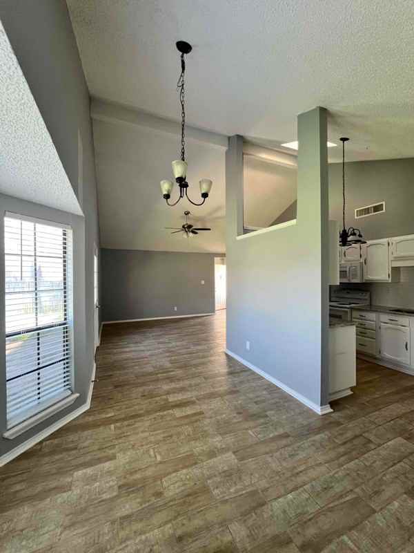 2504 Liberty Ln - Photo 7 of 15
