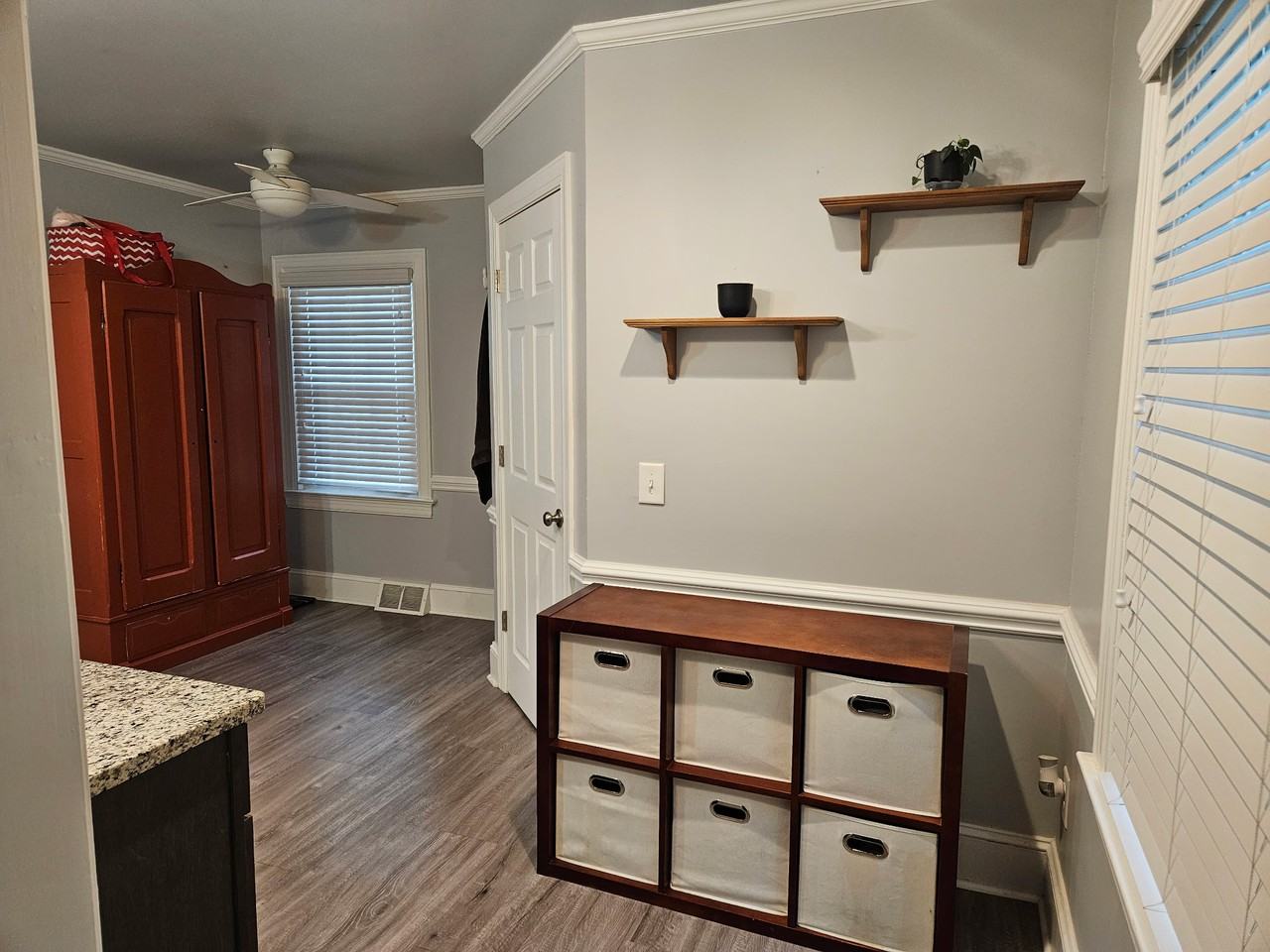 221 York Rd - Photo 6 of 29