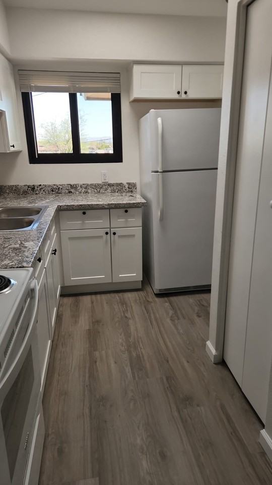 1311 N Gila St #4 - Photo 3 of 34