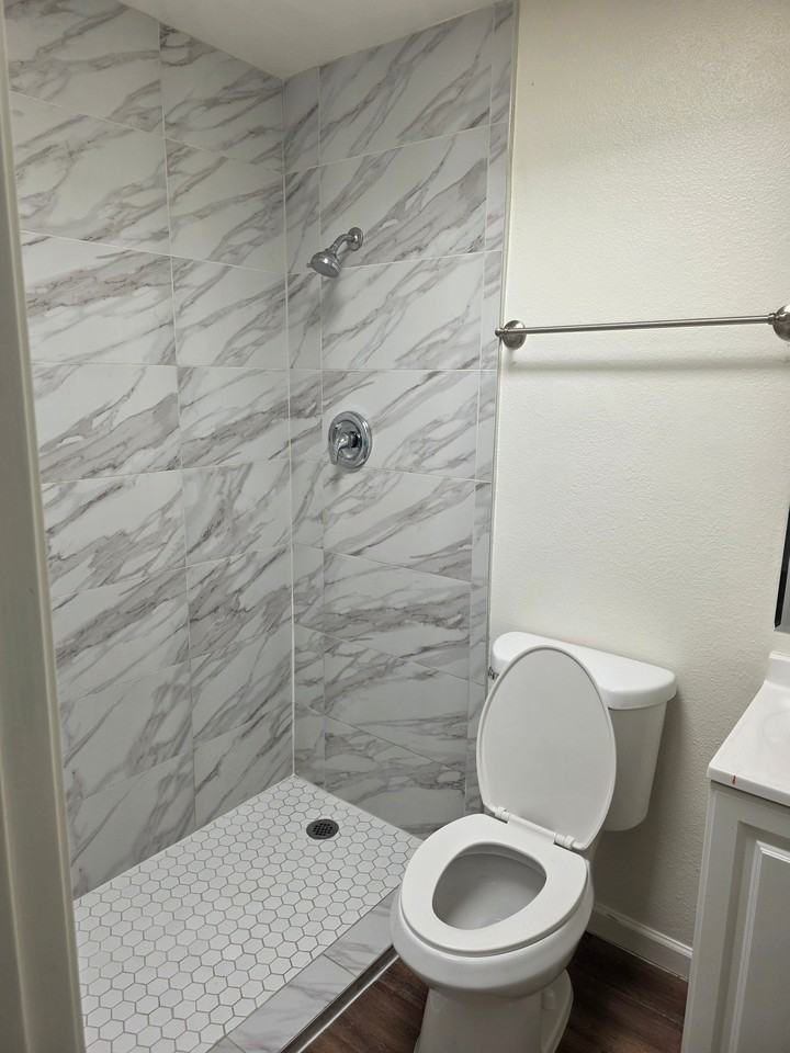 1311 N Gila St #4 - Photo 4 of 34