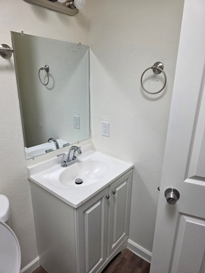 1311 N Gila St #4 - Photo 7 of 34