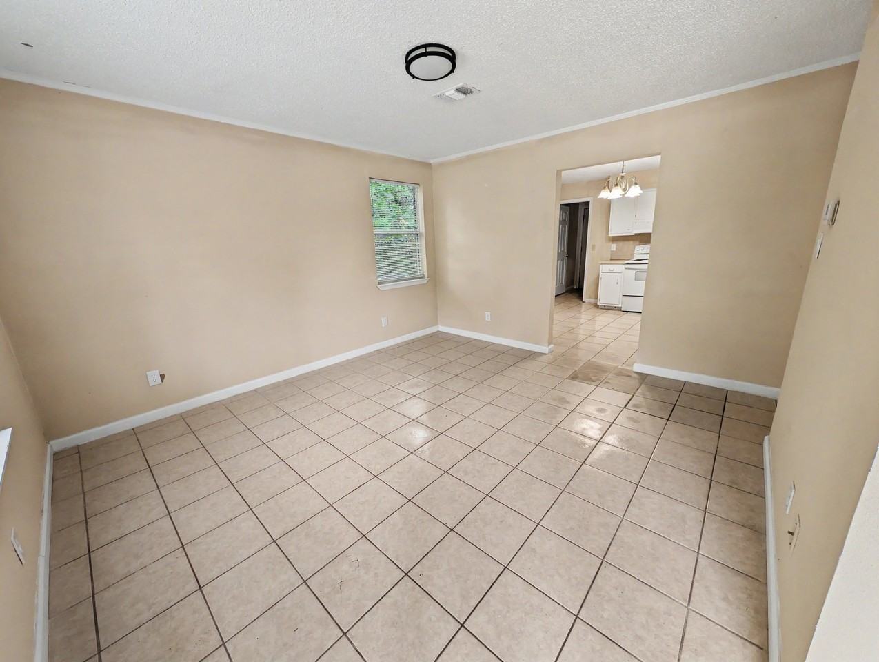 1007 Winton Ave #A - Photo 3 of 17