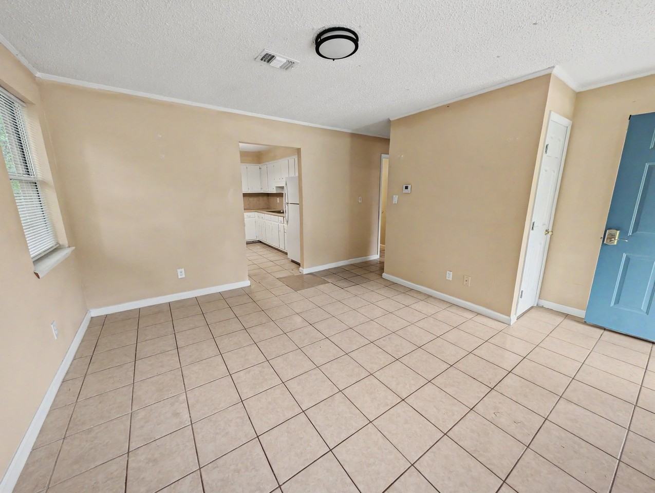 1007 Winton Ave #A - Photo 4 of 17