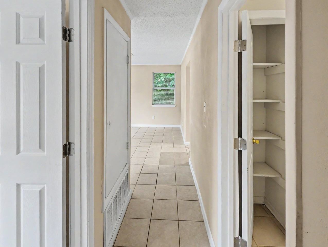 1007 Winton Ave #A - Photo 7 of 17