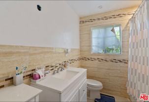 101 W Oakmont Dr - Photo 1 of 1