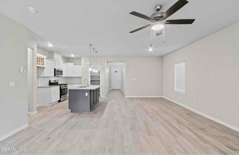 273 Farnborough St - Photo 3 of 14