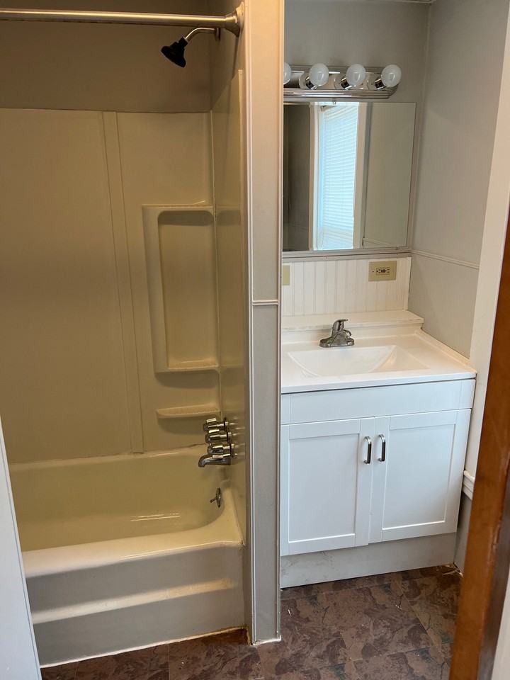 36 E Main St #F - Photo 2 of 8