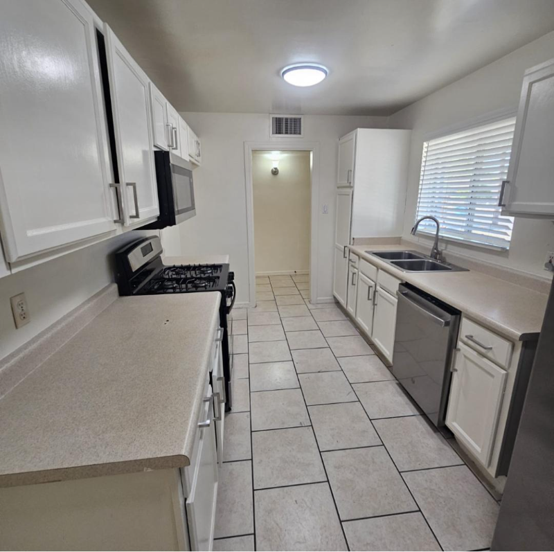 4619 E Almeria Rd - Photo 6 of 20
