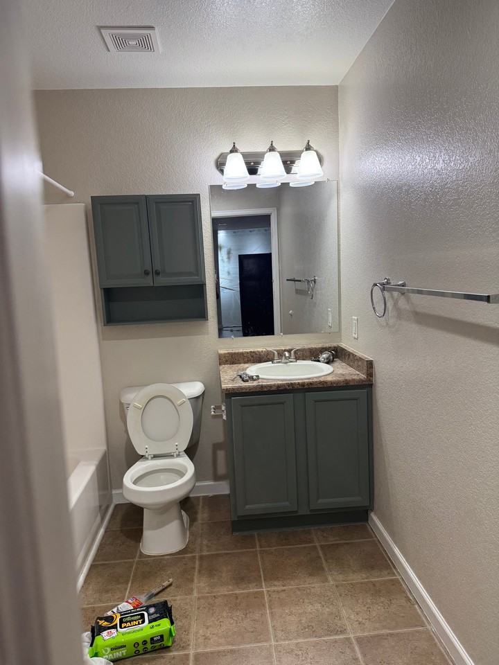 724 S Melrose St #724 - Photo 5 of 12