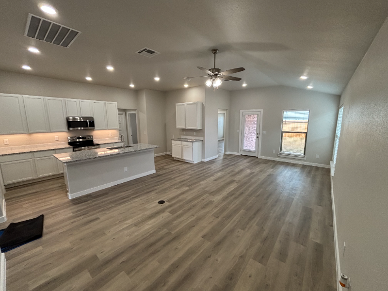 2504 Abbeville Ave - Photo 4 of 20