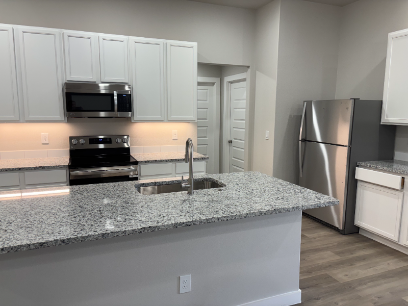 2504 Abbeville Ave - Photo 6 of 20
