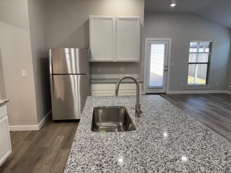 2504 Abbeville Ave - Photo 7 of 20