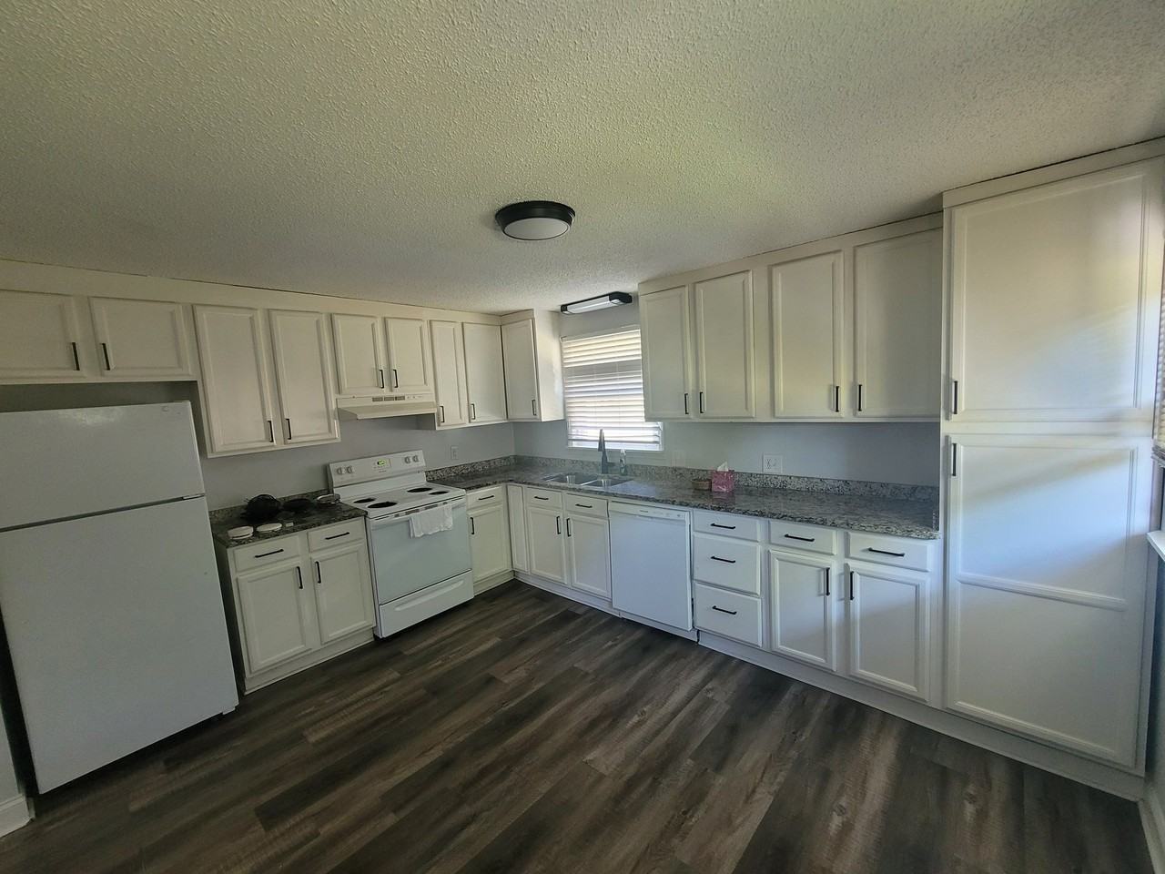 612 Popal St - Photo 4 of 9