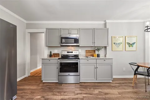 320 Saint Andrew St #B - Photo 7 of 10