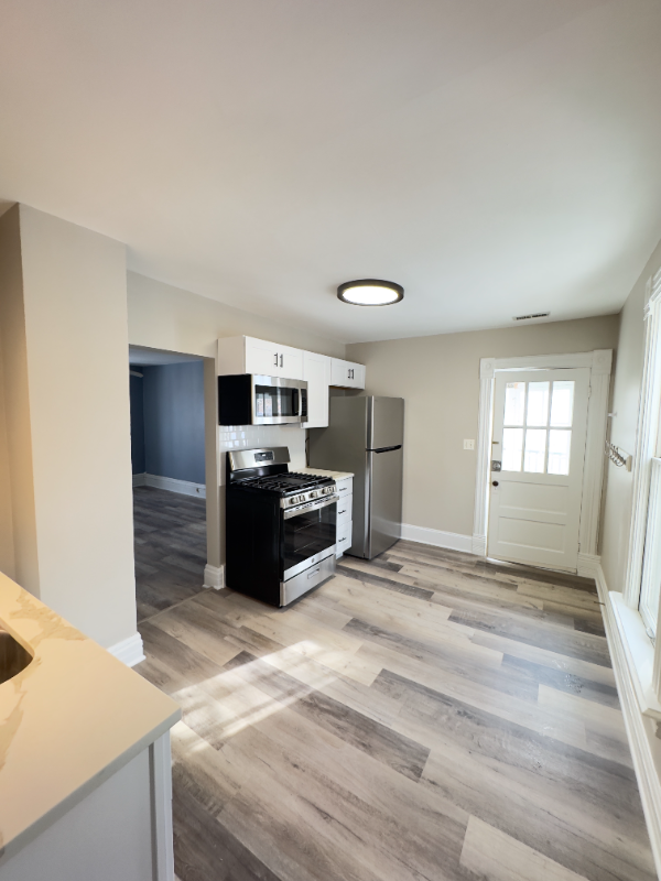 40 S Slusser St #42 - Photo 3 of 7
