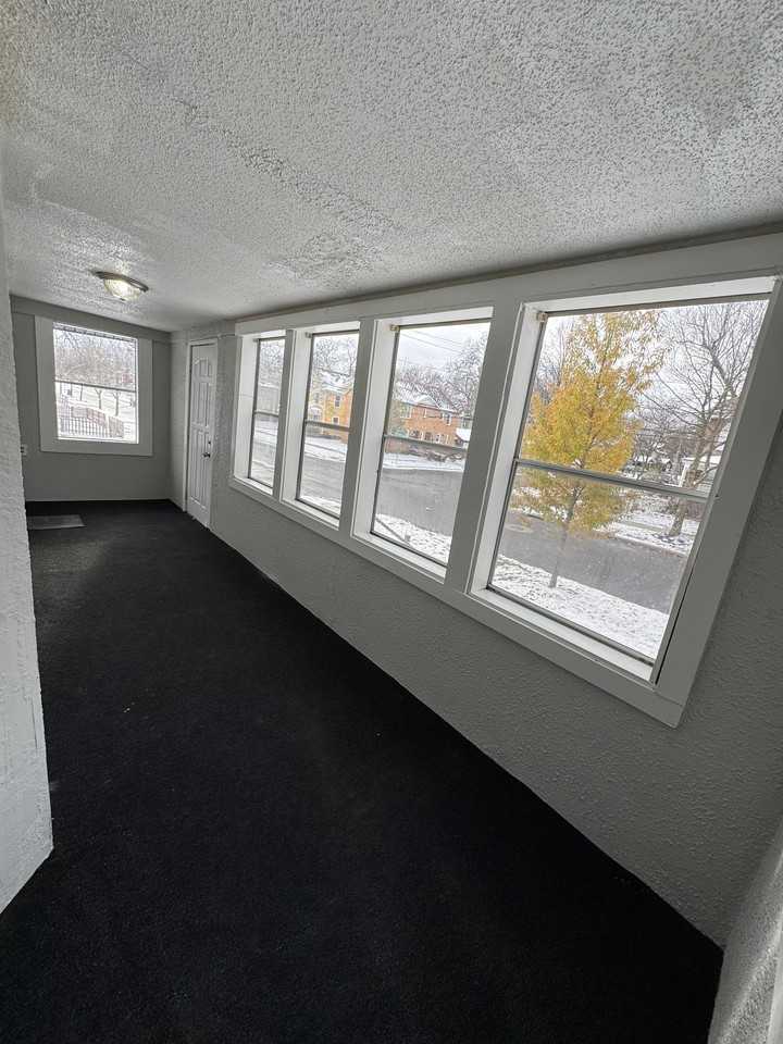 858 Kalamazoo Ave Se - Photo 2 of 16