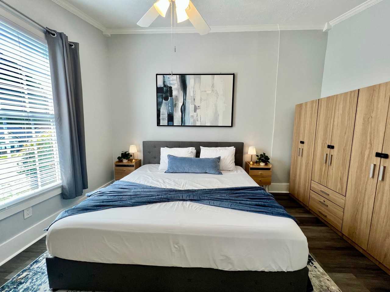 2074 Flint Hill Dr - Photo 2 of 9