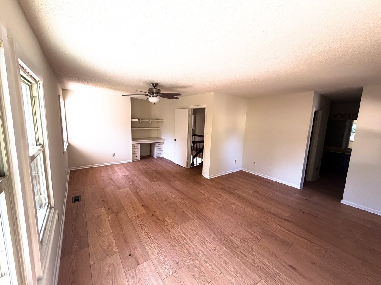 1556 Beachview Dr - Photo 7 of 14