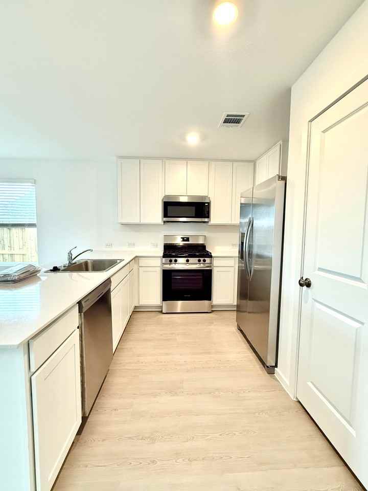 934 Pertuso Ln