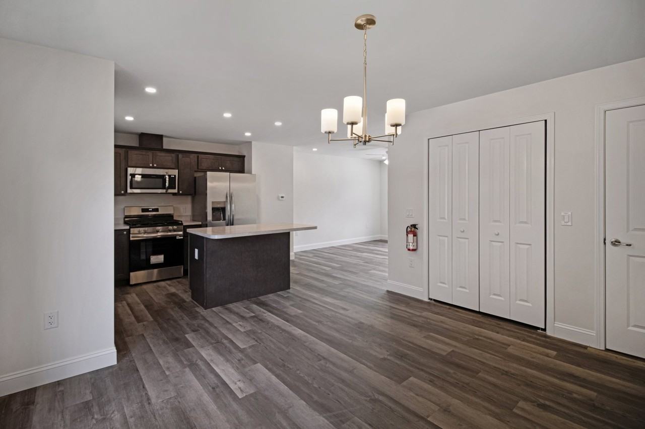 29 Pedrick Ave - Photo 3 of 19