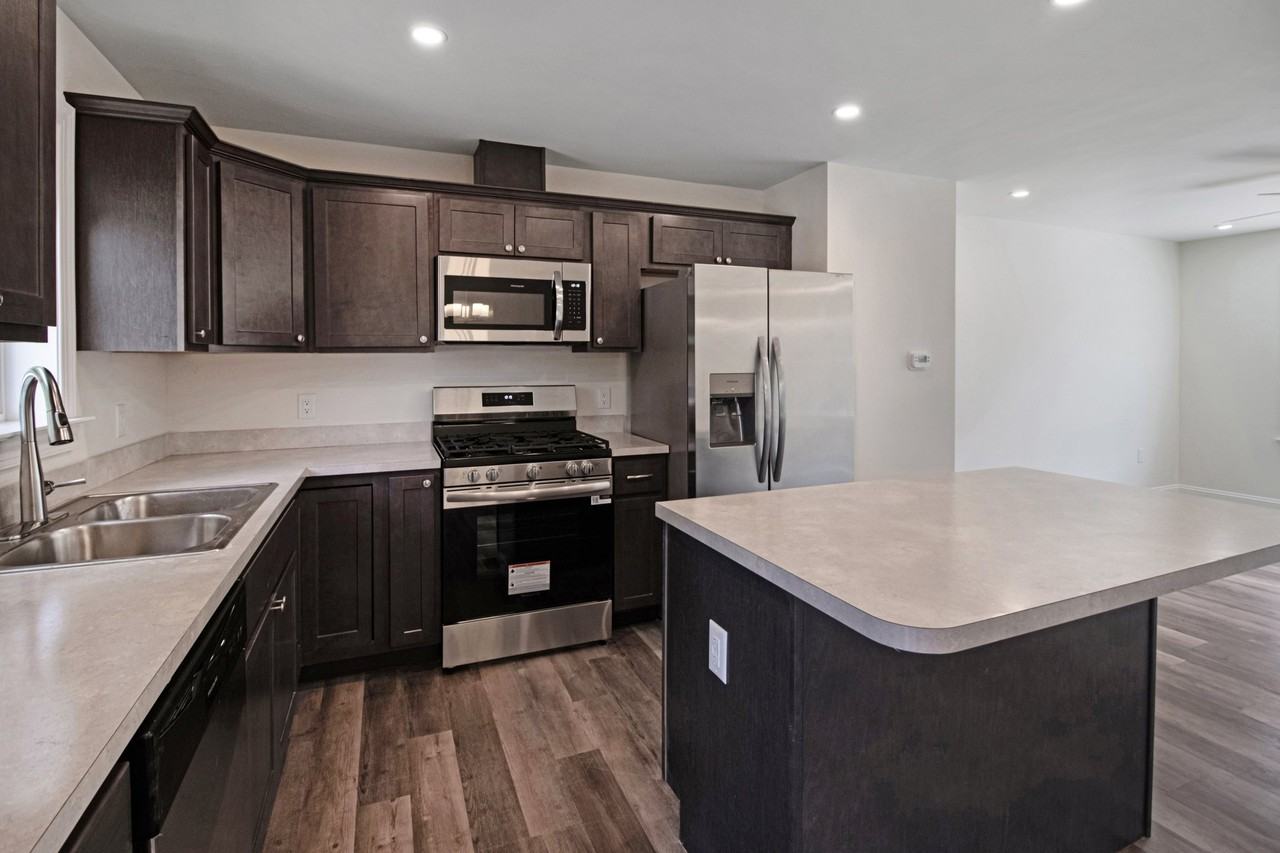 29 Pedrick Ave - Photo 5 of 19