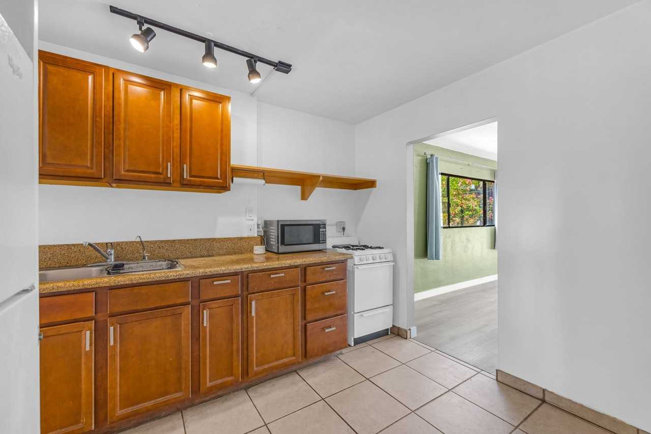 2860 Liholani St - Photo 6 of 35