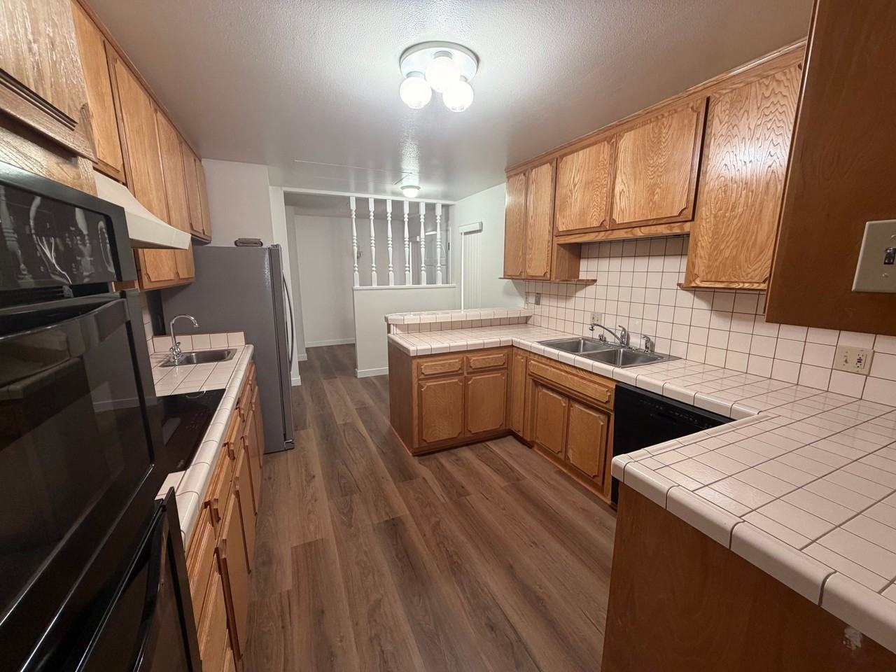 1723 Ivy Rd - Photo 7 of 29