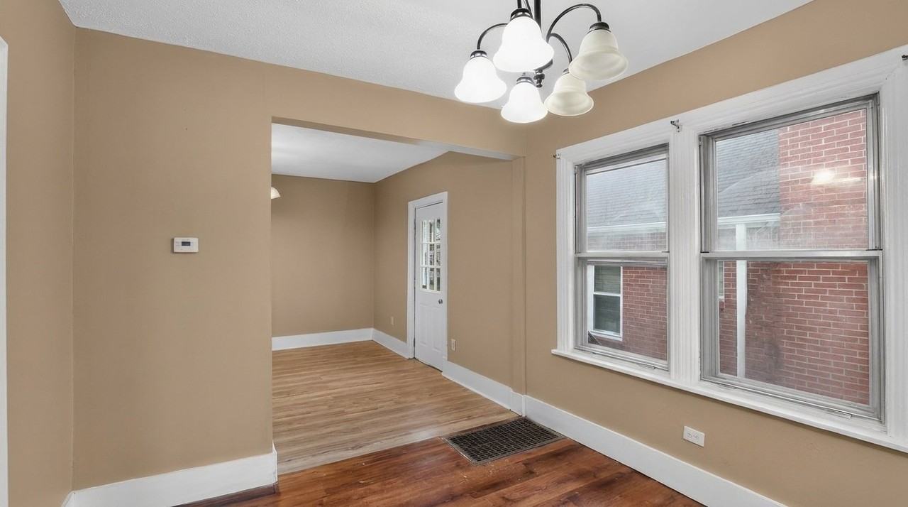 4010 Ravenwood Ave - Photo 3 of 16