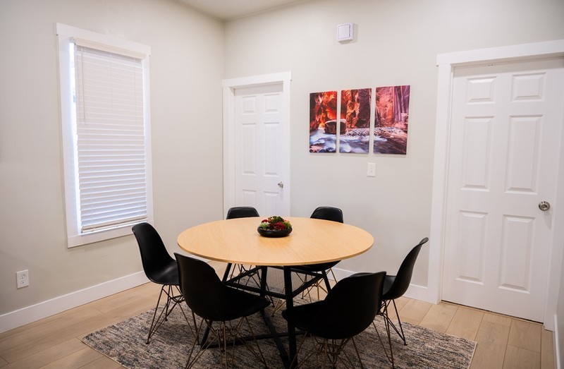 331 E Hampton Ave - Photo 7 of 13