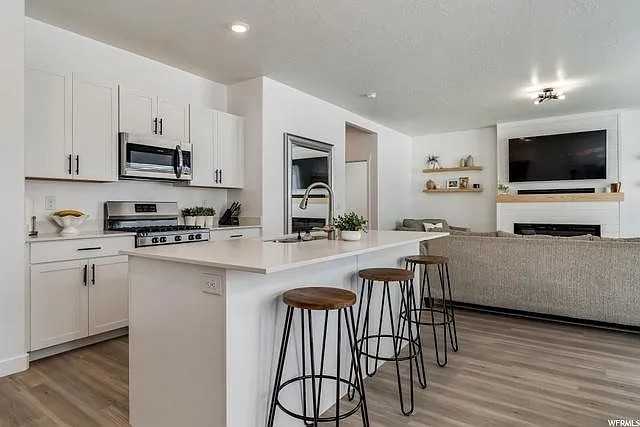 937 E Mecham Ave - Photo 3 of 26