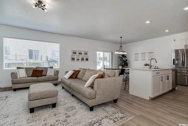 937 E Mecham Ave - Photo 6 of 26
