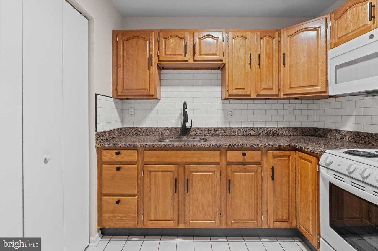 2217 Linden Ave #1 - Photo 6 of 11
