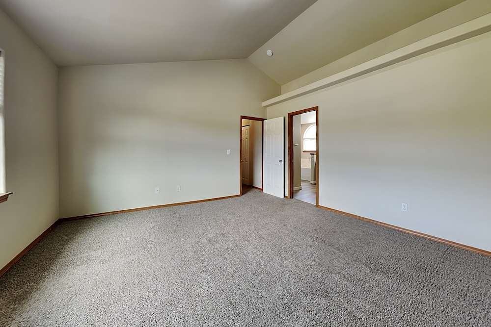 11227 West Vernon Avenue - Photo 4 of 10