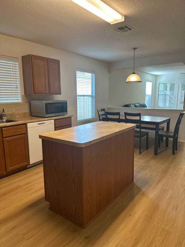 5823 Trent Rnch - Photo 3 of 12