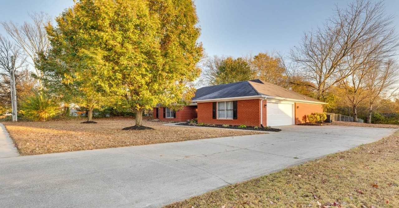 108 Adalene Ln - Photo 2 of 16