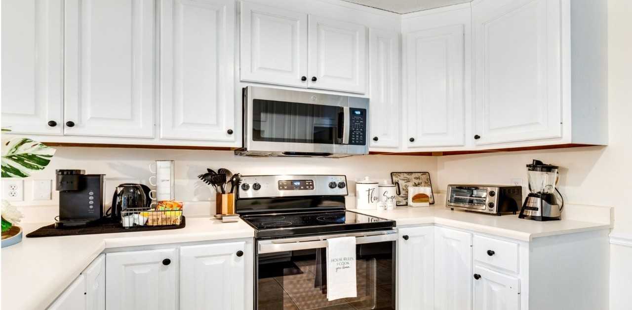 108 Adalene Ln - Photo 4 of 16