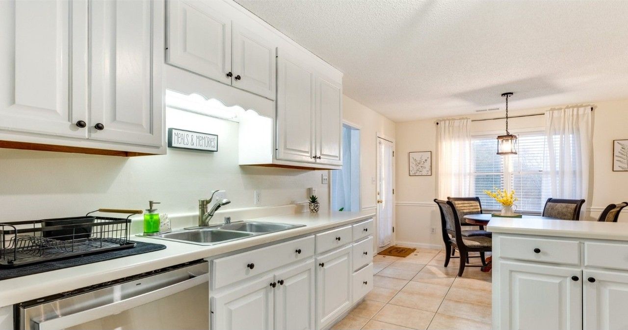 108 Adalene Ln - Photo 5 of 16